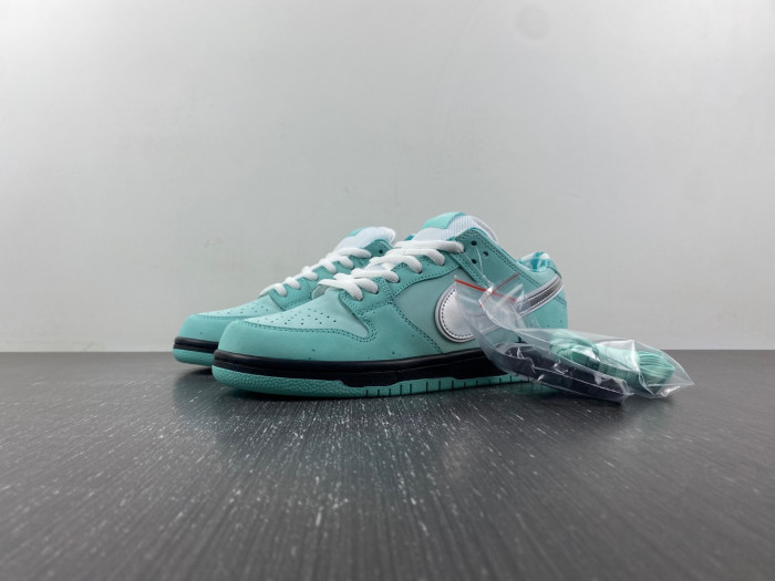 Nike SB Dunk Low  BV1310-402
