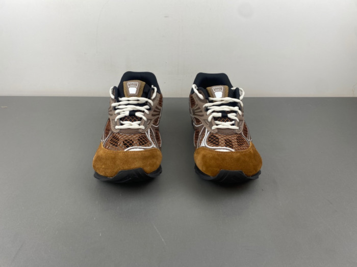 b0tt*ga Ven*ta orbit sneaker