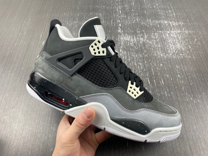 AIR JORDAN 4 RETRO 