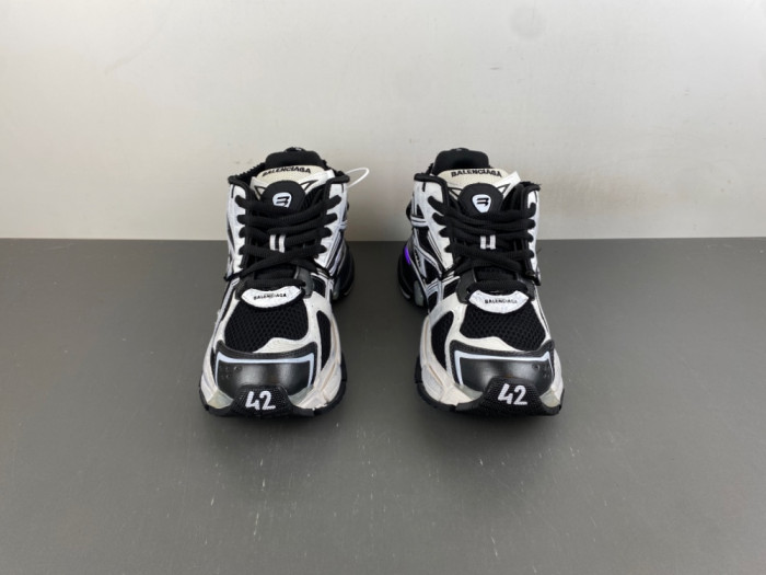 Ba1en*iaga runner LED 677403-W3RB2 9010
