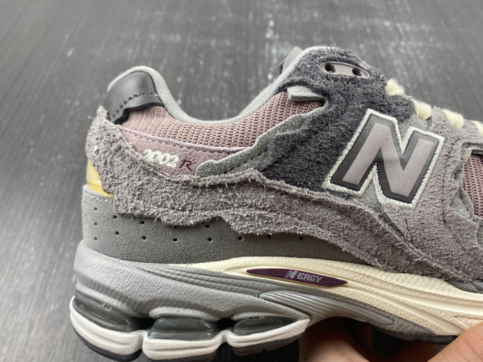 NEW BALANCE 2002R M2002RDY