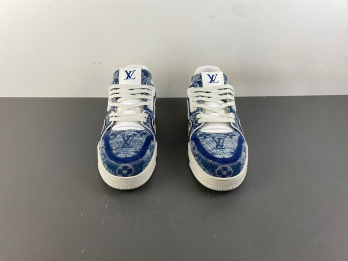 L0vis Vvtt0n LV trainer