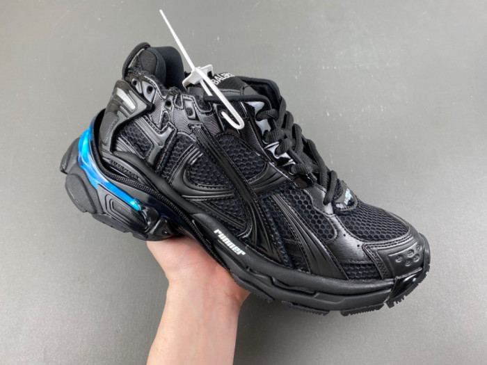 Ba1en*iaga runner LED 853225-WRNLD 1000