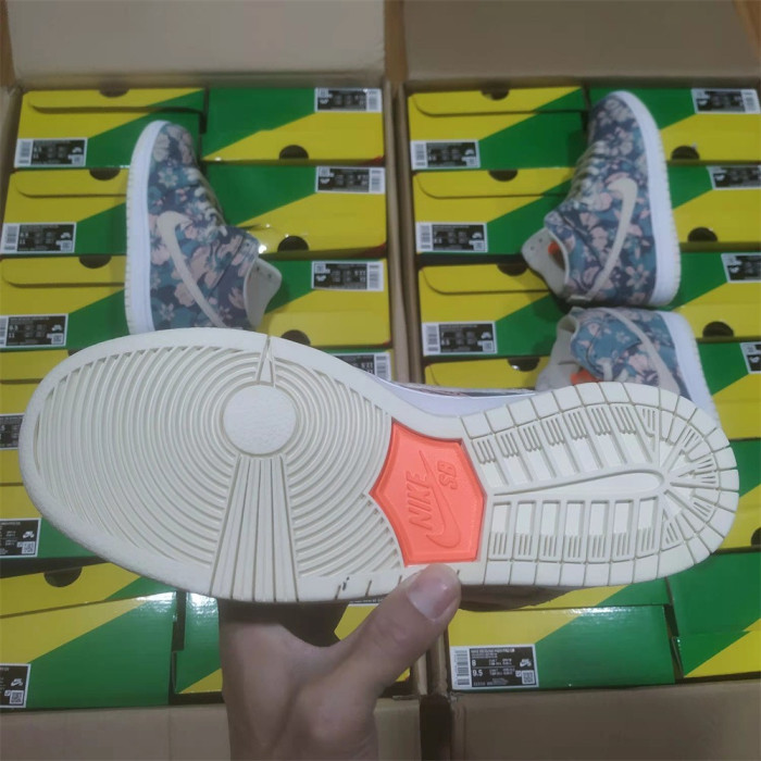 Dunk High SB 