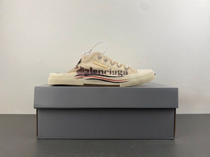 Ba1en*iaga Wmns Gr*ffiti Paris Mule 