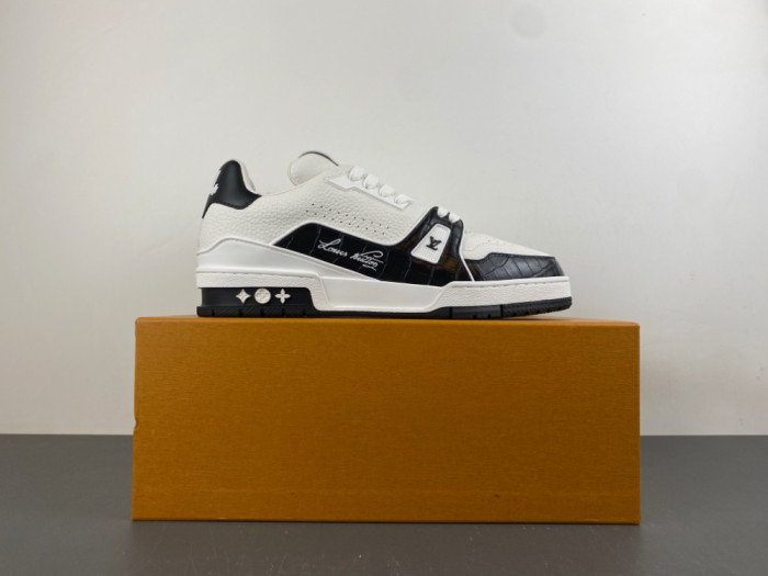 L0vis Vvtt0n LV trainer
