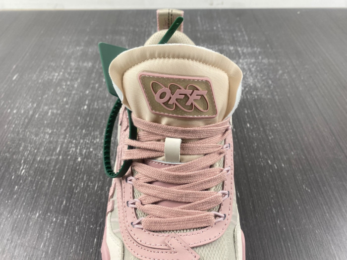 Off-White c/o Virgil Abloh