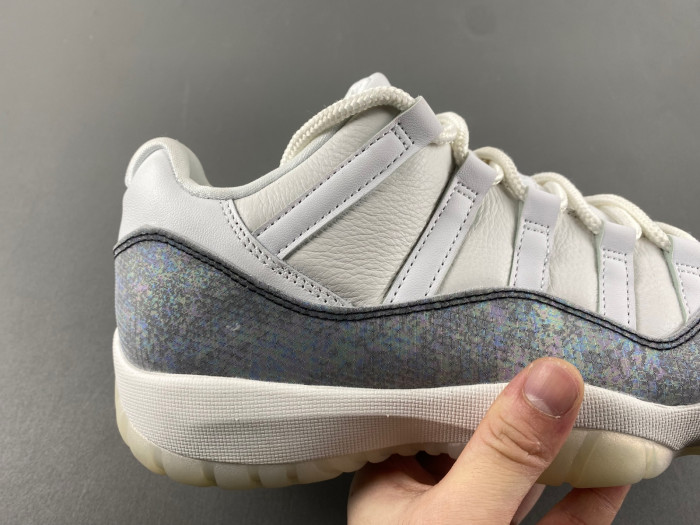 Air Jordan 11 Low 2025 HQ7000-001