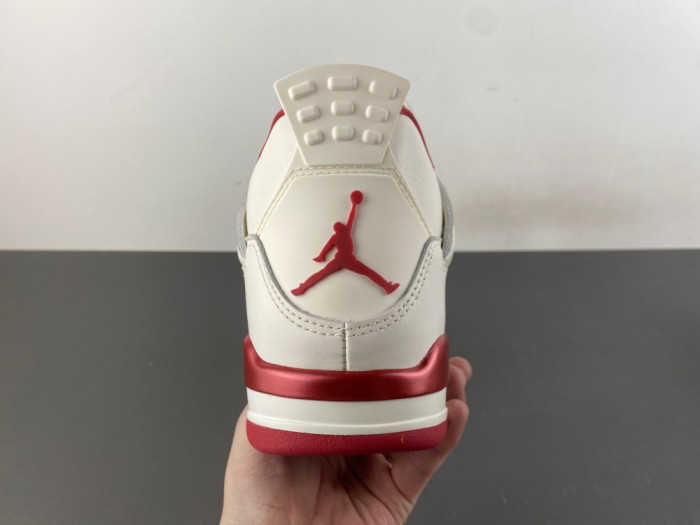 Jordan 4 Retro Valentine