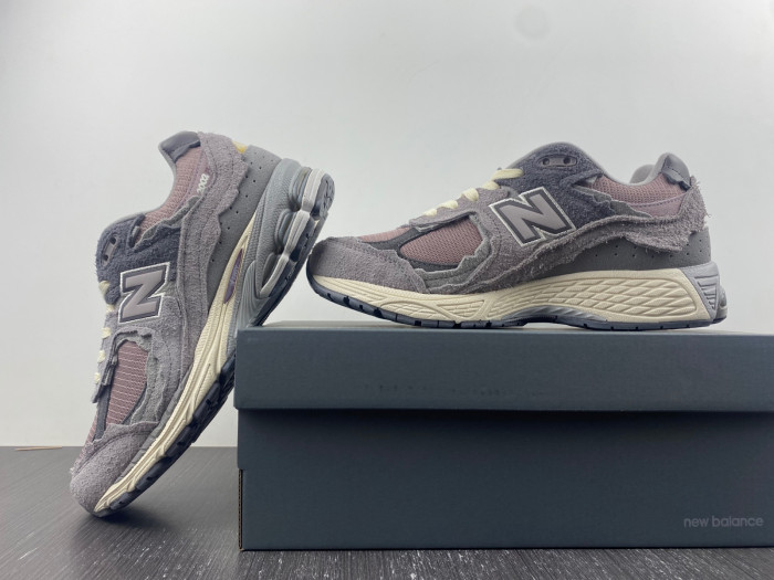 NEW BALANCE 2002R M2002RDY