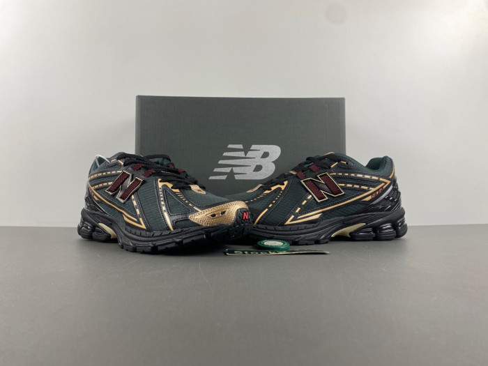 New Balance 1906R 
