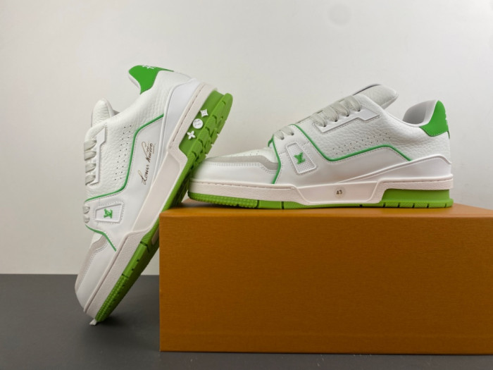 L0vis Vvtt0n LV trainer