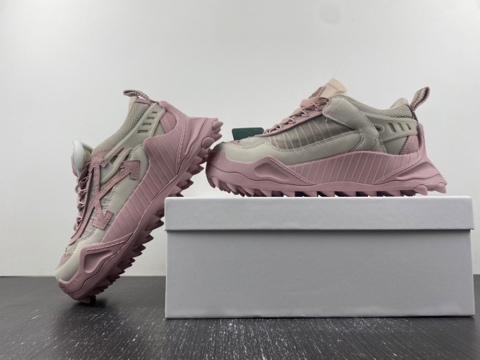 Off-White c/o Virgil Abloh