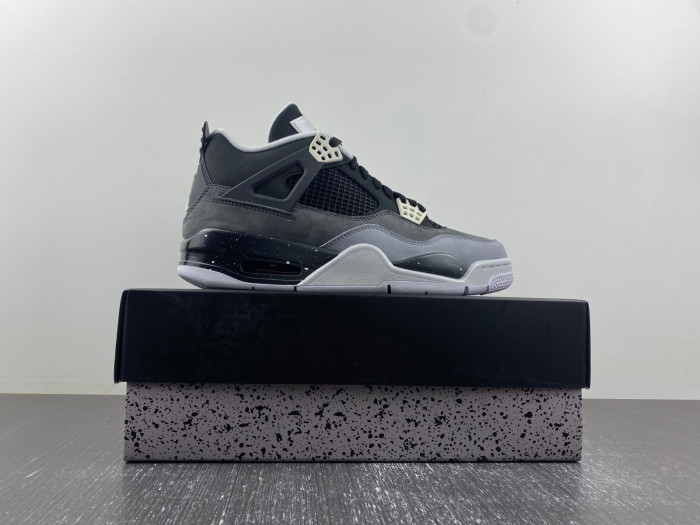 AIR JORDAN 4 RETRO 