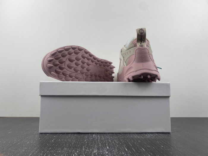 Off-White c/o Virgil Abloh