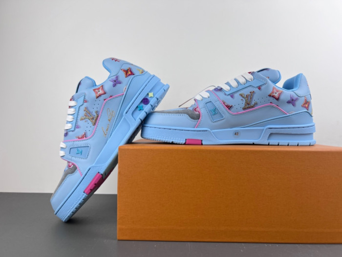 L0vis Vvtt0n LV trainer