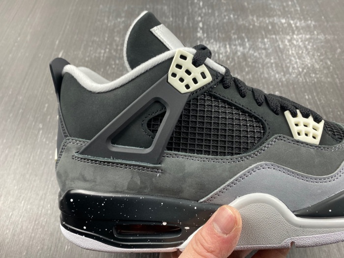 AIR JORDAN 4 RETRO 