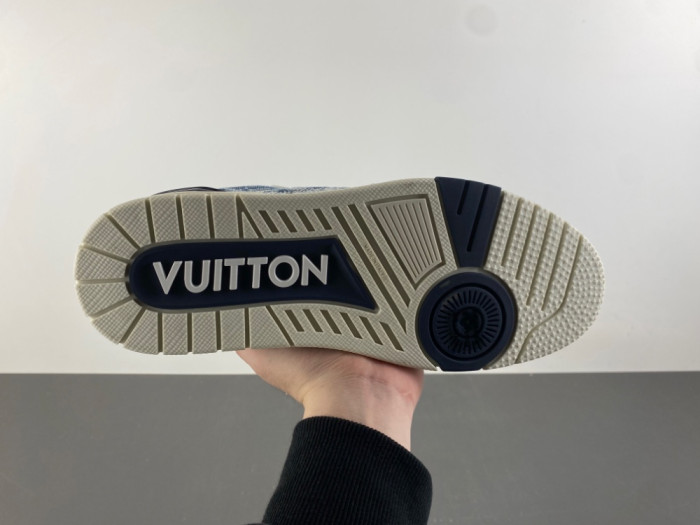 L0vis Vvtt0n LV trainer