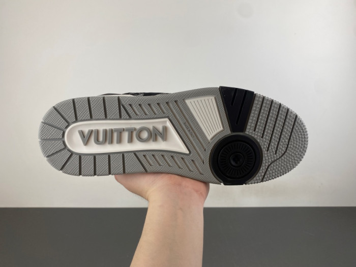 L0vis Vvtt0n LV trainer