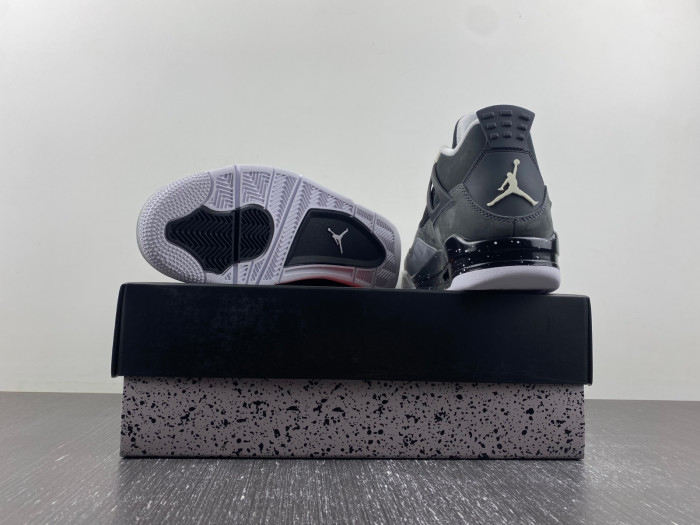 AIR JORDAN 4 RETRO 