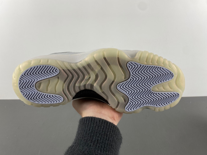 Air Jordan 11 Low 2025 HQ7000-001