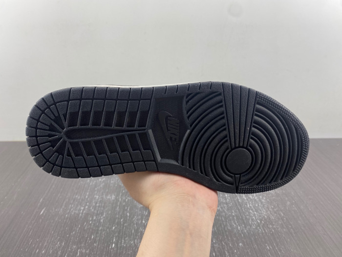 Travis Scott x Air Jordan 1 Low DM7866-813