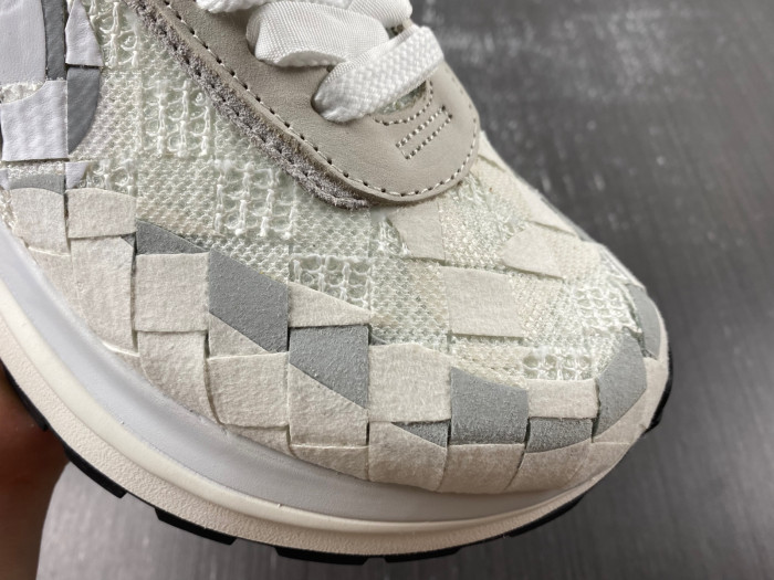 sacai xNike Waffle Woven Green Gusto  DR5209-100
