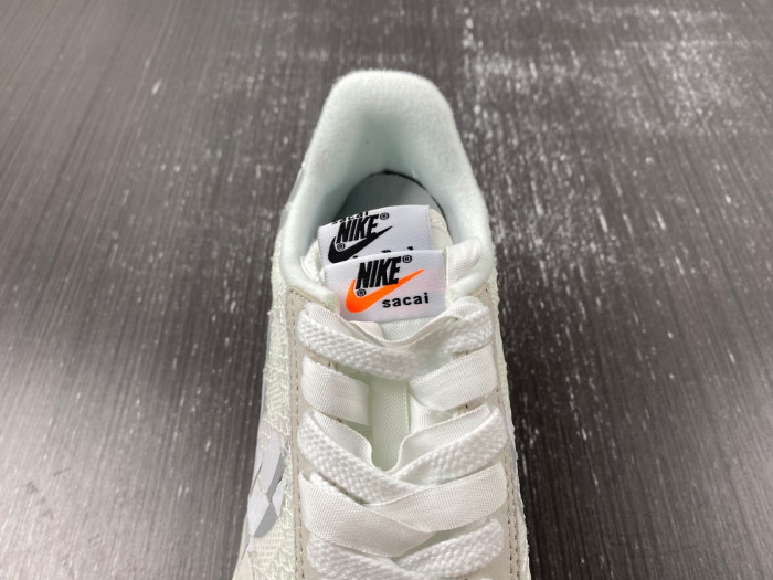 sacai xNike Waffle Woven Green Gusto  DR5209-100