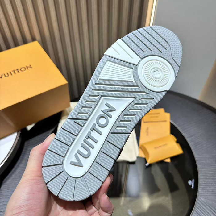 l0vis Vvtt0n lv trainer