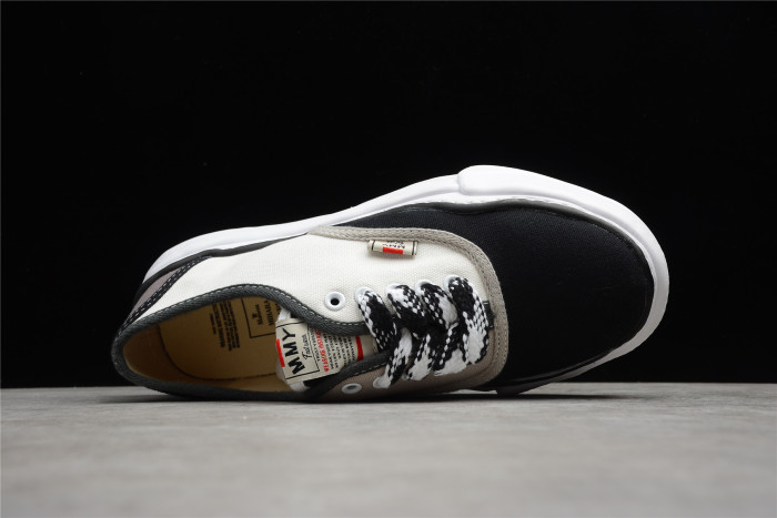 MIHARA YASUHIRO Black WHITE AO2FW707