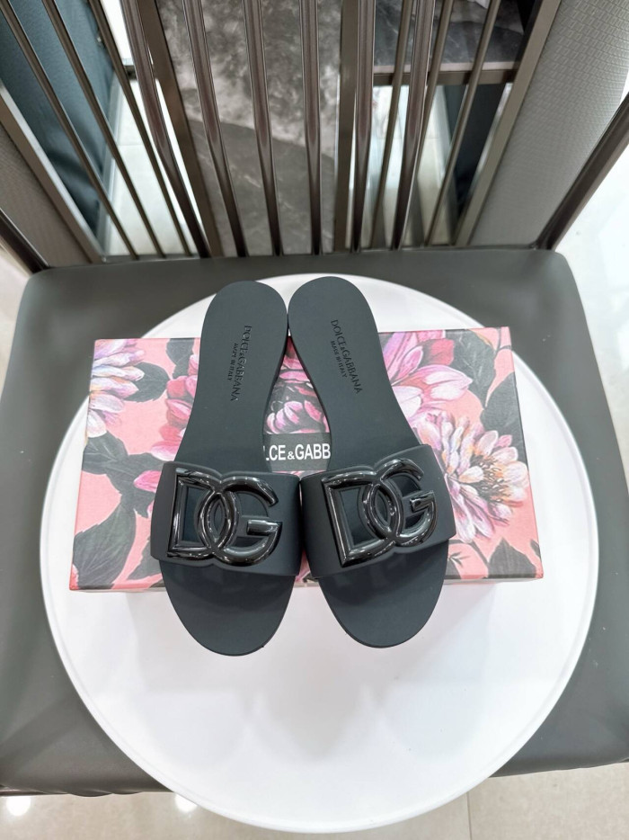 D01ce&Gab*a*a Bianca Interlock Slide Sandal