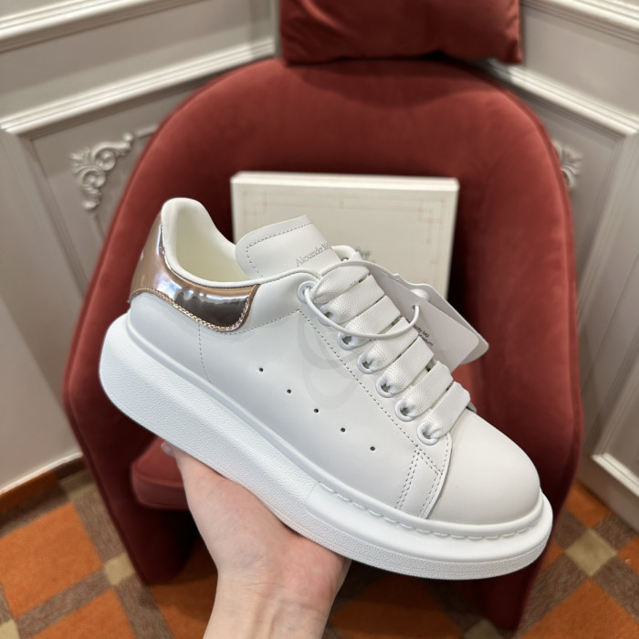 A1exa*der Mcqv*en Sneaker