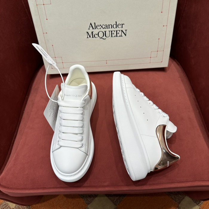 A1exa*der Mcqv*en Sneaker