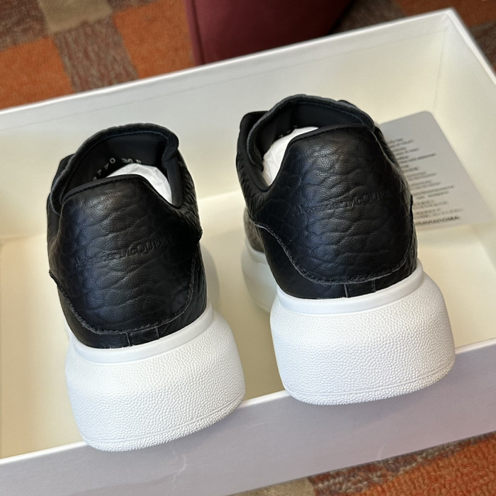 A1exa*der Mcqv*en Sneaker