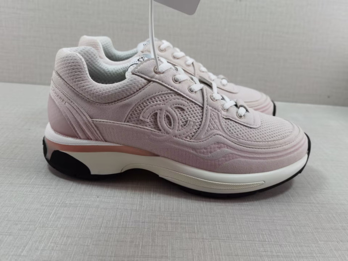 Ch**el sneaker