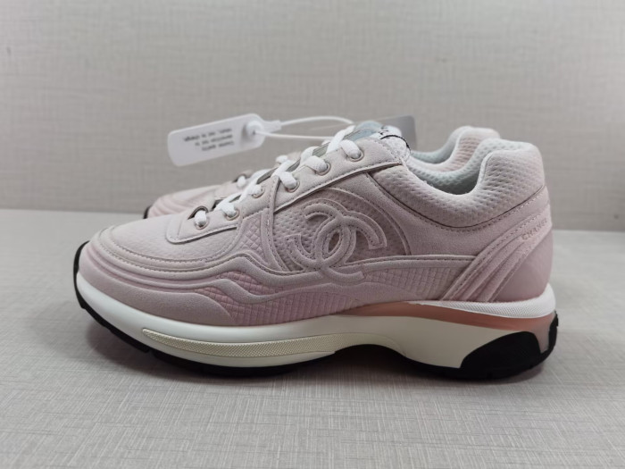 Ch**el sneaker