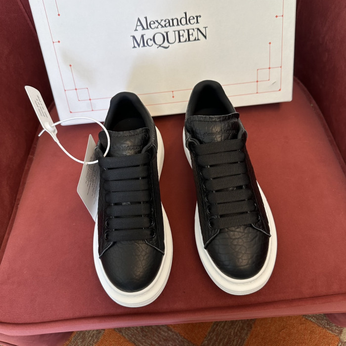 A1exa*der Mcqv*en Sneaker