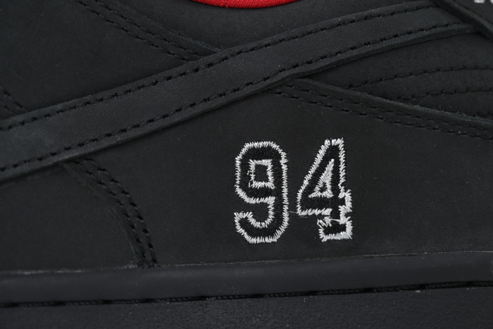 The Powerpuff Girls x Nike SB Dunk Low Black HQ8487-001