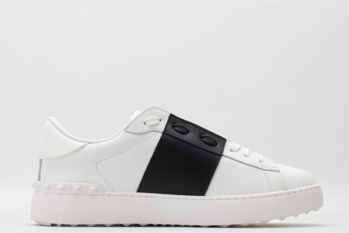 Va1e*ntin0 SNEAKER