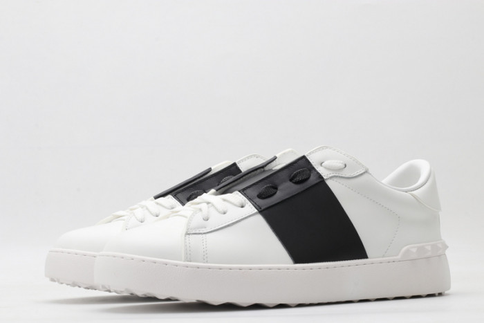 Va1e*ntin0 SNEAKER