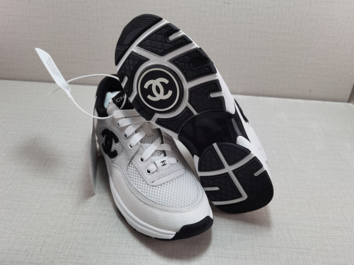 Ch**el sneaker