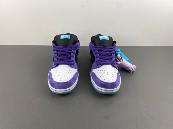 NIKE SB DUNK LOW HAYLEY WILSON HJ0513-500