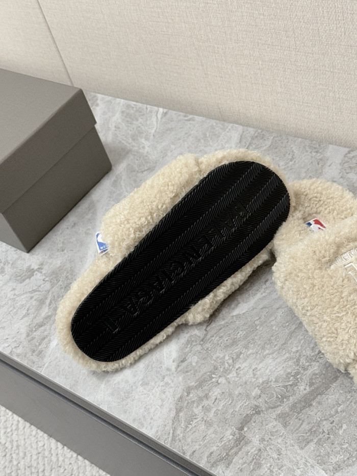 Ba1en*iaga FURRY SLIDE SANDAL
