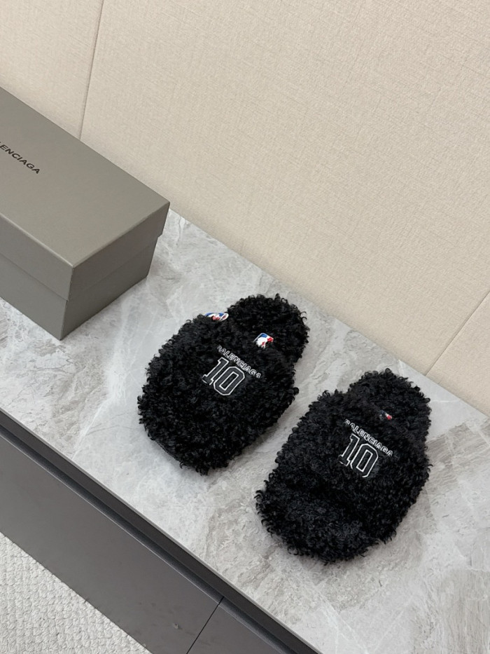 Ba1en*iaga FURRY SLIDE SANDAL