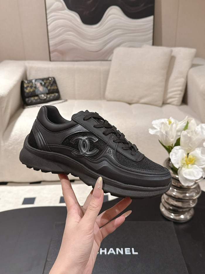 Ch**el sneaker