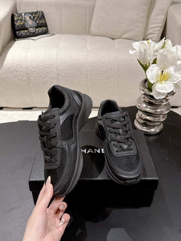 Ch**el sneaker