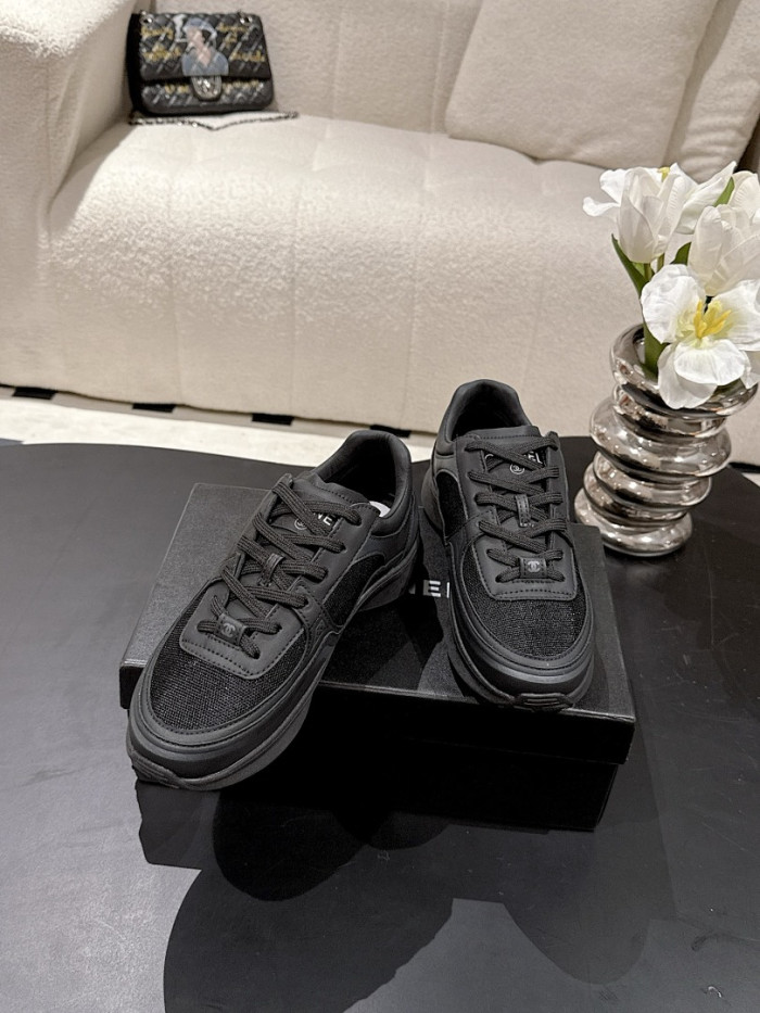 Ch**el sneaker