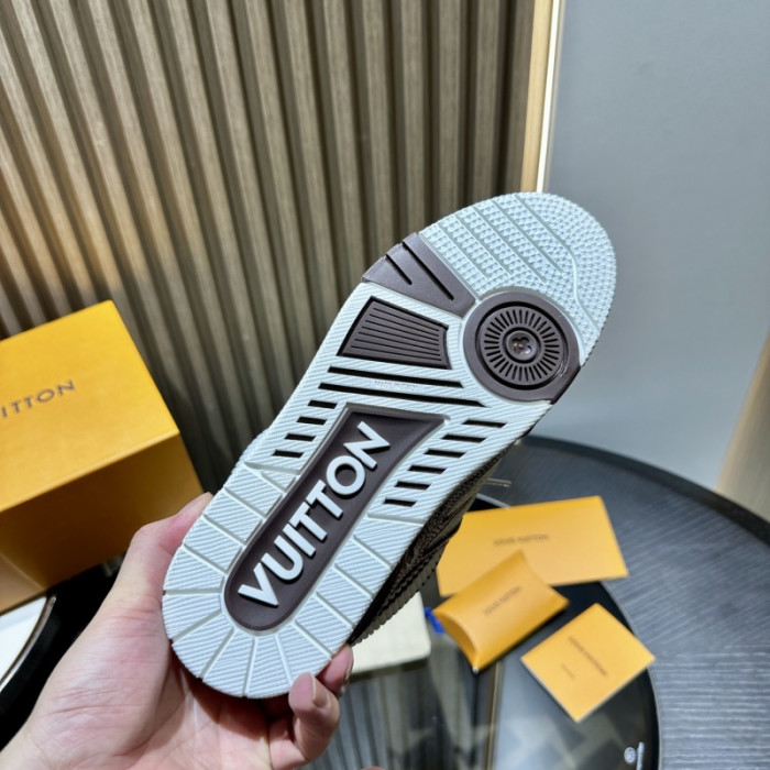 l0vis Vvtt0n skate trainer