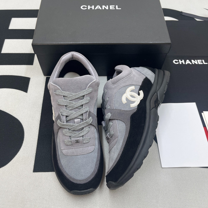 Ch**el sneaker
