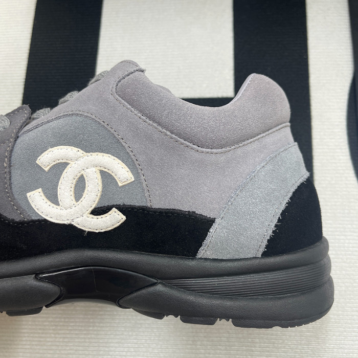 Ch**el sneaker